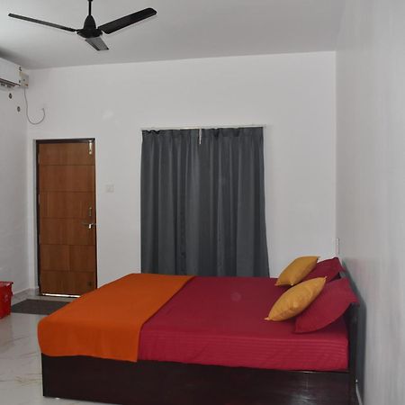Gundappa Cafe Gokarna Kudle Beach Exterior photo