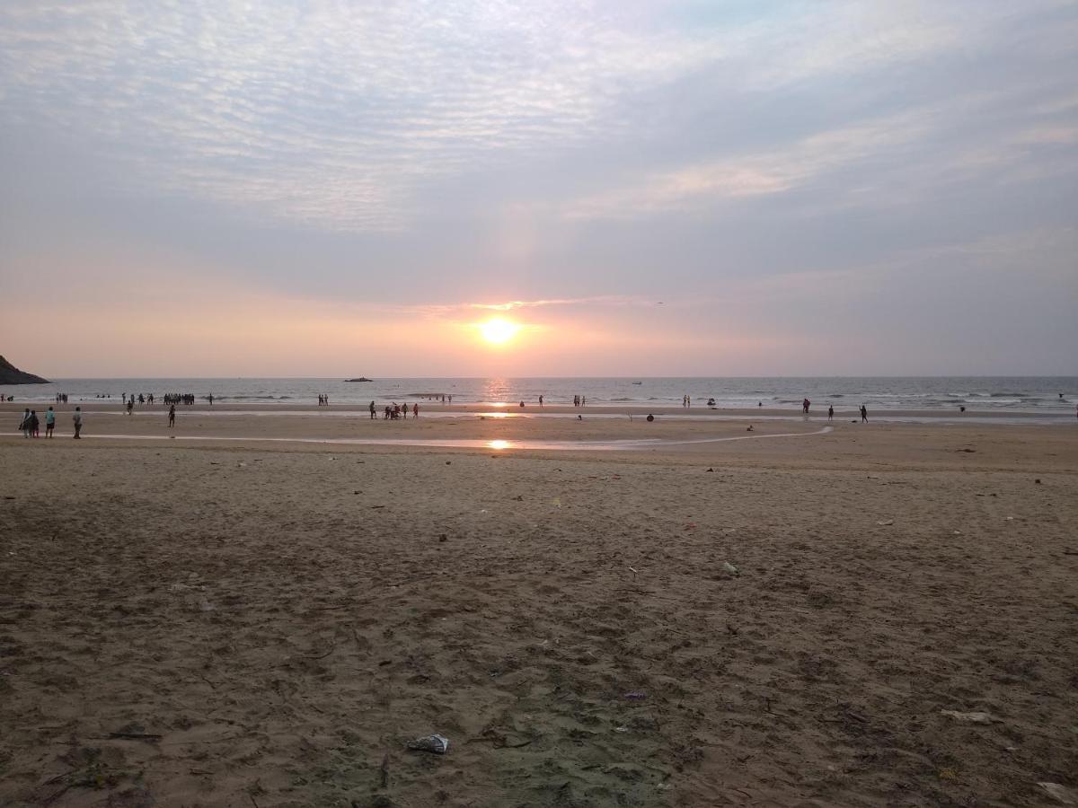 Gundappa Cafe Gokarna Kudle Beach Exterior photo