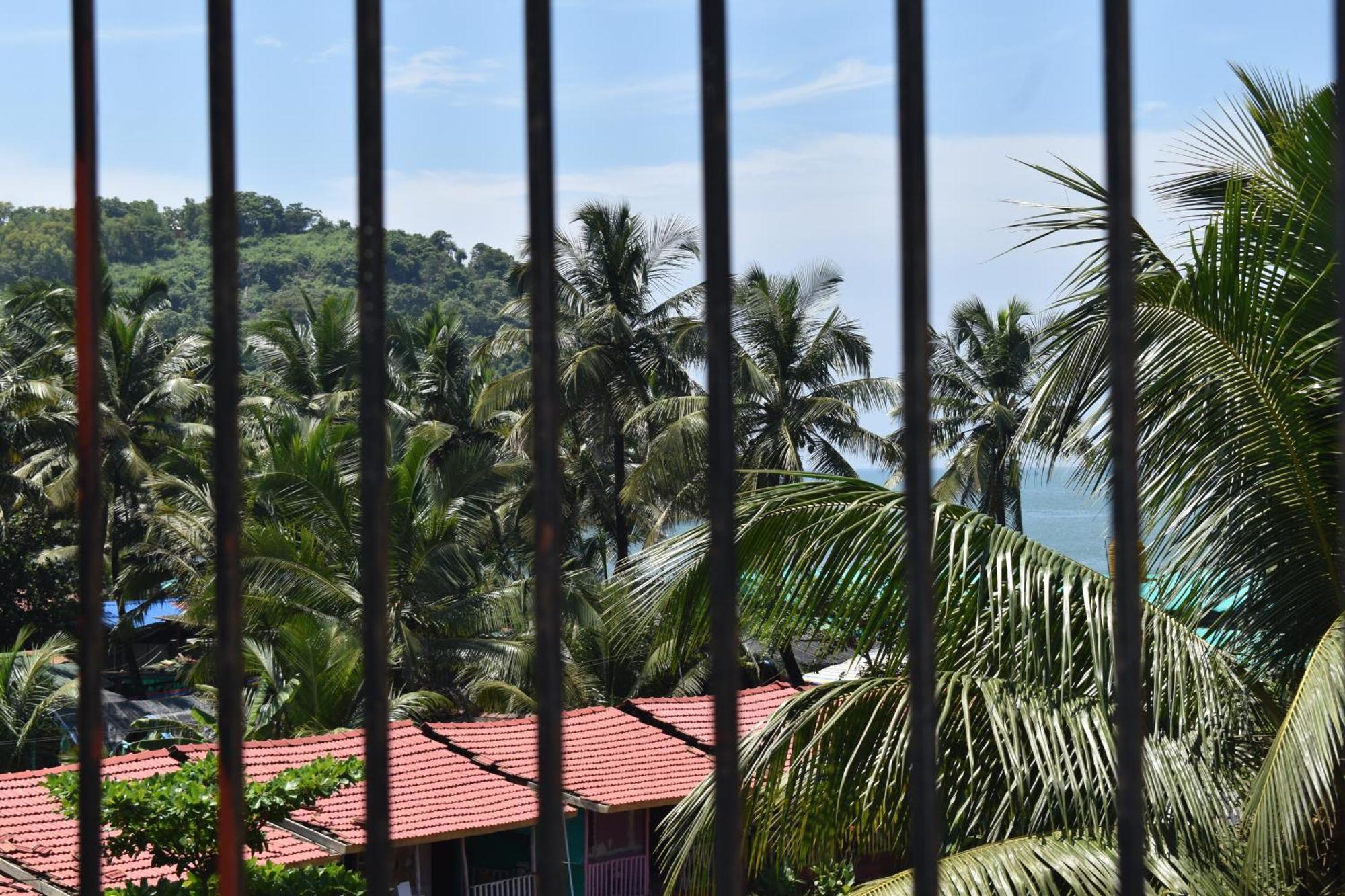 Gundappa Cafe Gokarna Kudle Beach Hotel Exterior photo