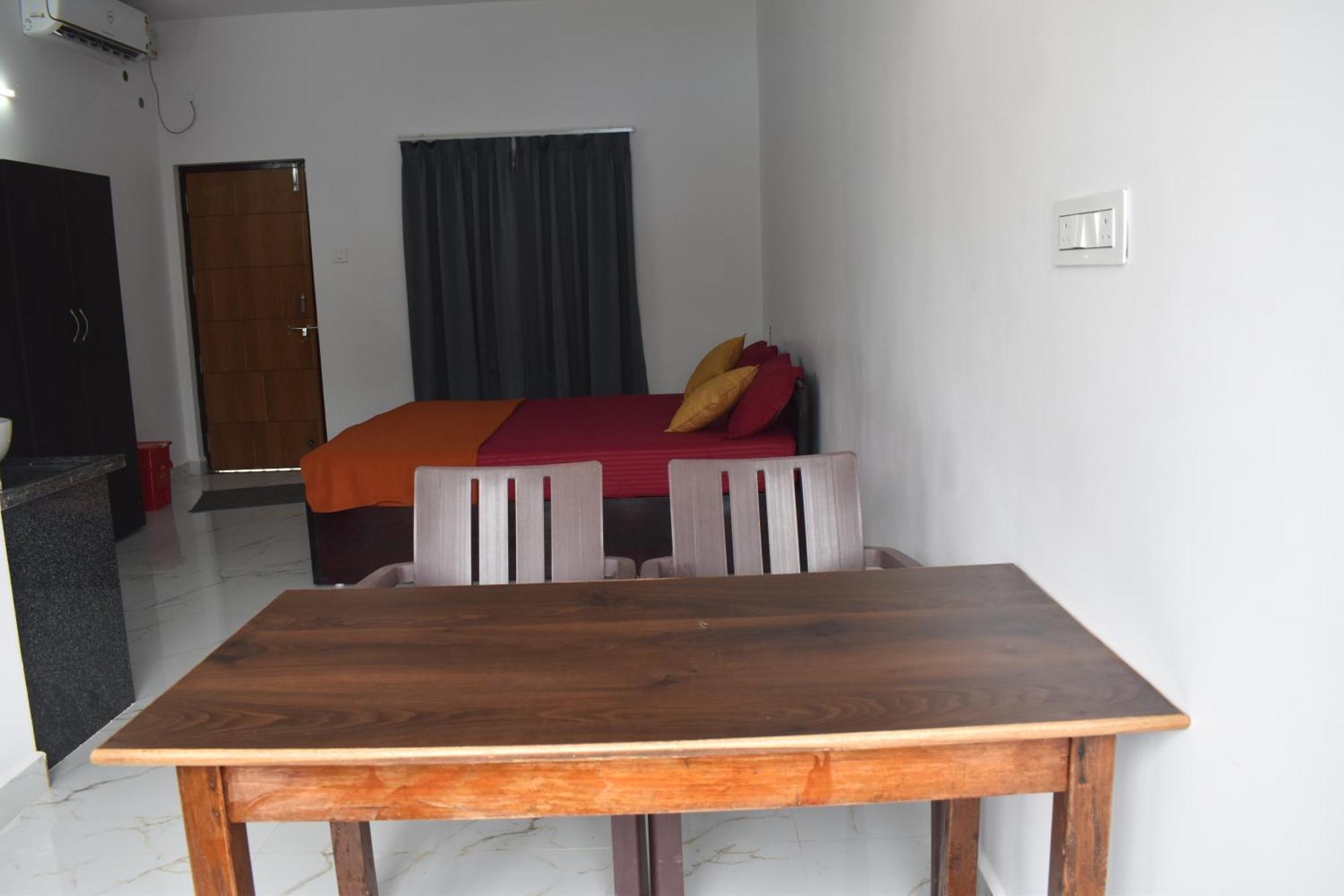 Gundappa Cafe Gokarna Kudle Beach Exterior photo